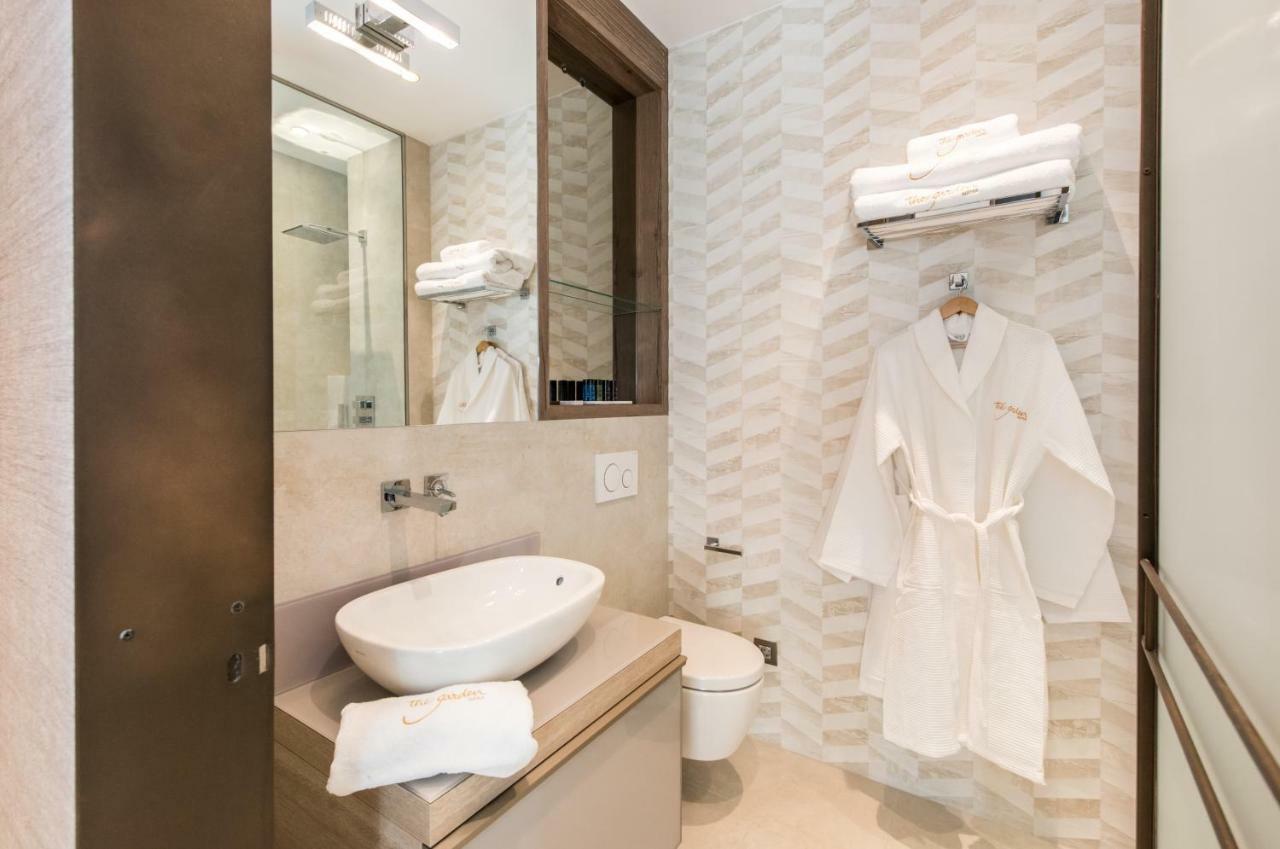 The Garden Suites Madrid Exterior photo